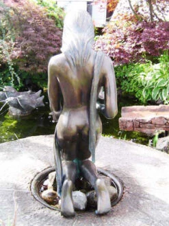 Bronzefigur Noèlle (Art.Nr. 88379) -Gartenwelt Angebote Store bronze noelle hinten 1280x1280
